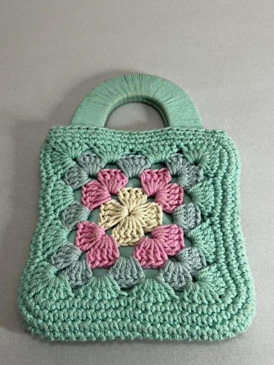 Flower Granny Square Tote Bag | Free Pattern & Tutorial Handmade Mint Green Granny Square Top Handle Bag - Cute Floral Knit Mini Tote